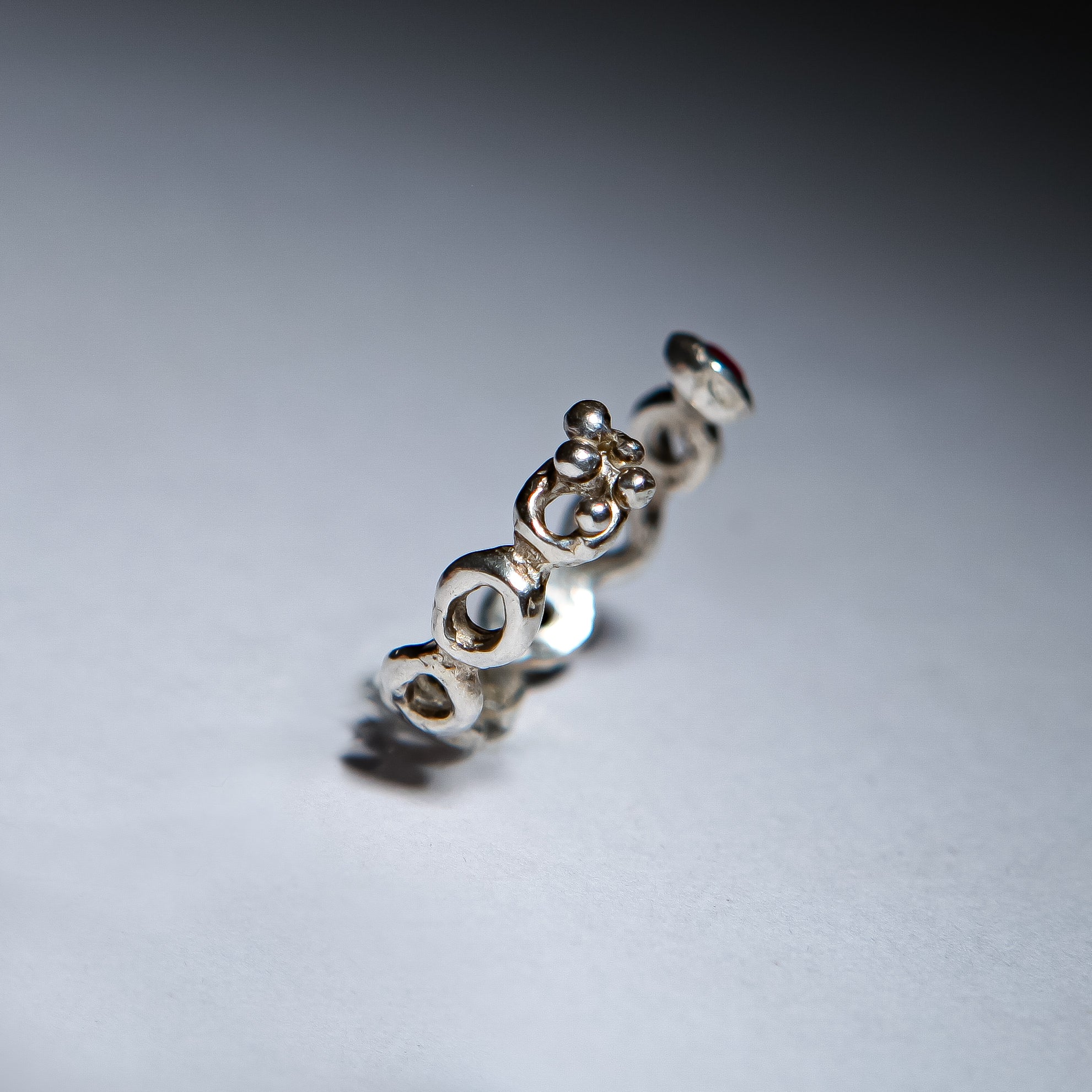 Doodle open chank circle with stone