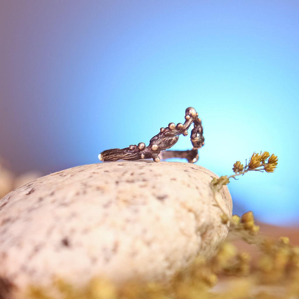 Dainty tiara ring